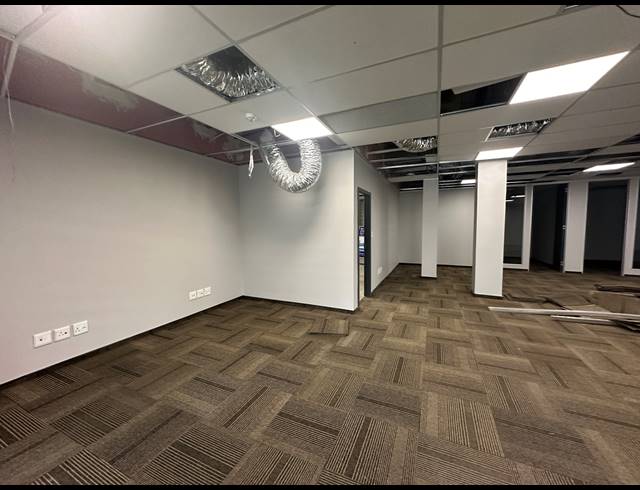201.80M² OFFICE TO LET IN HIGHVELD